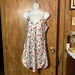 NWT Love & Hearts Nighty 🔥